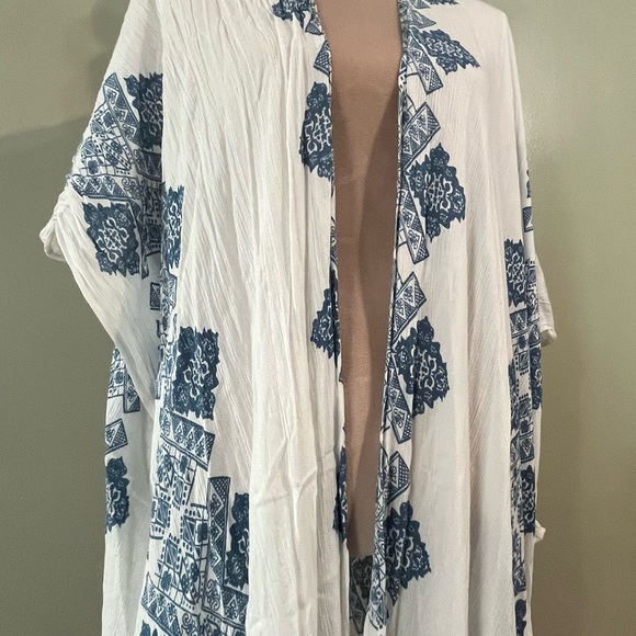 Lovestitch White and Blue Patterned Kimono Maxi Boho Vacation Resort OS NWT - Picture 4 of 12